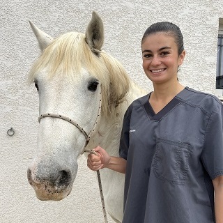 CEILA MONTOYA assistante-vétérinaire Clinique Occitania Lunel Viel Hérault CEILA MONTOYA assistante-vétérinaire Clinique Occitania Lunel Viel Hérault